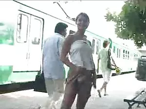 Cởi váy ngắn phim xx ...