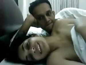 Một cô gái đo độ sâu ...